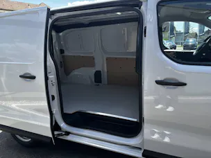 Opel Vivaro Cargo 2.7t M 2.0 D 4x4