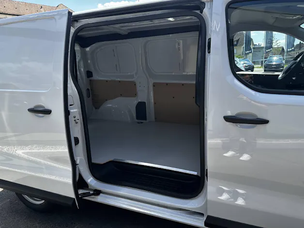 Opel Vivaro Cargo 2.7t M 2.0 D 4x4
