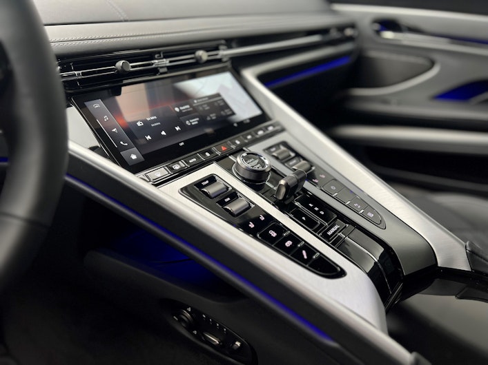 Vehicle image ASTON MARTIN DB12