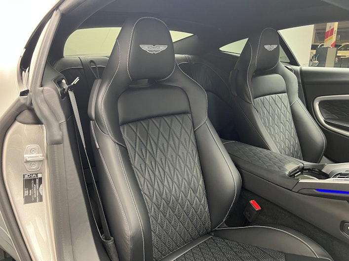 Vehicle image ASTON MARTIN DB12