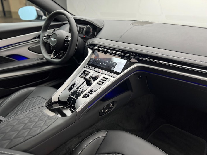 Vehicle image ASTON MARTIN DB12