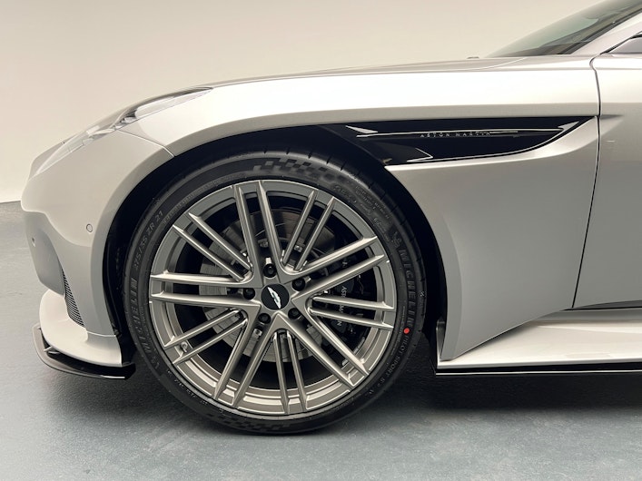 Vehicle image ASTON MARTIN DB12