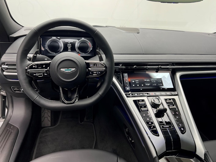 Vehicle image ASTON MARTIN DB12