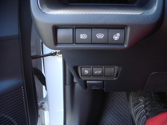Vehicle image 32