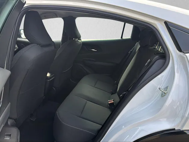 Toyota Prius 2.0 Plug-In-Hybrid Style