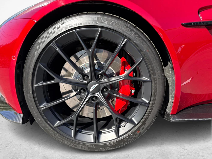 immagine del veicolo ASTON MARTIN V12 Vantage