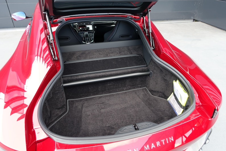 Vehicle image ASTON MARTIN V12 Vantage