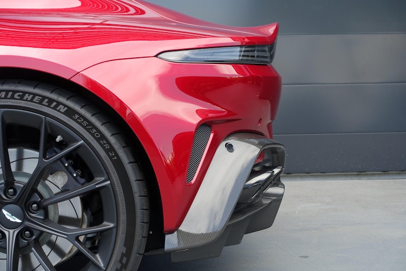 Vehicle image ASTON MARTIN V12 Vantage