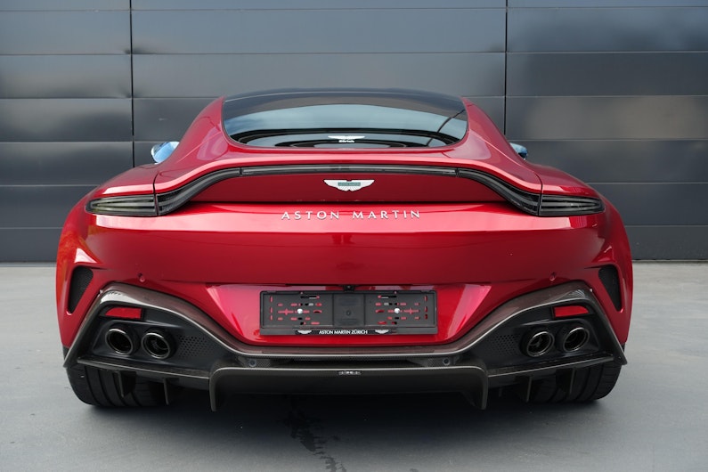Vehicle image ASTON MARTIN V12 Vantage