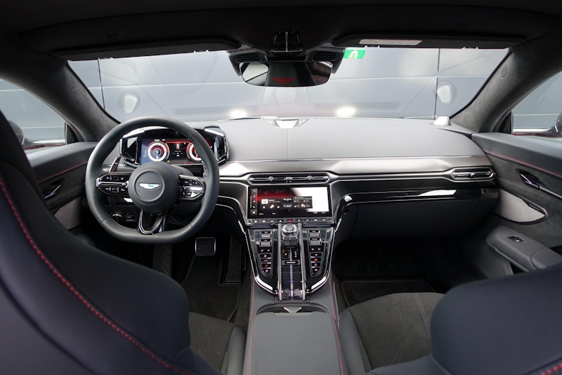 Vehicle image ASTON MARTIN V12 Vantage