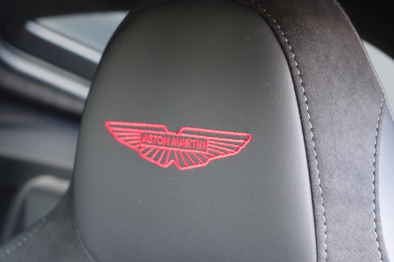 Vehicle image ASTON MARTIN V12 Vantage