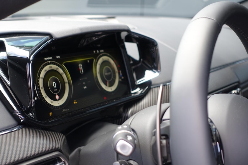 Vehicle image ASTON MARTIN V12 Vantage