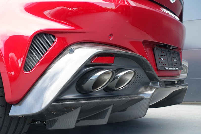 Vehicle image ASTON MARTIN V12 Vantage