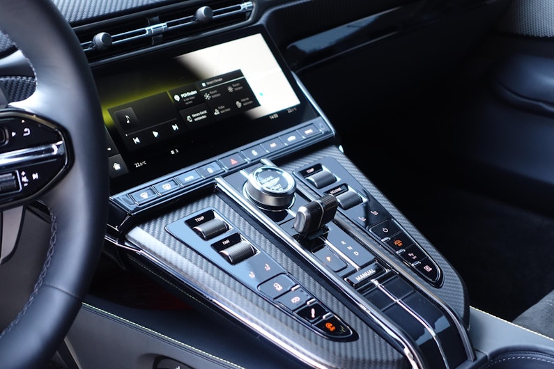 Vehicle image ASTON MARTIN V12 Vantage