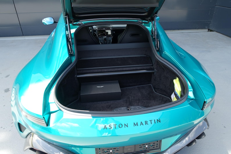 Vehicle image ASTON MARTIN V12 Vantage