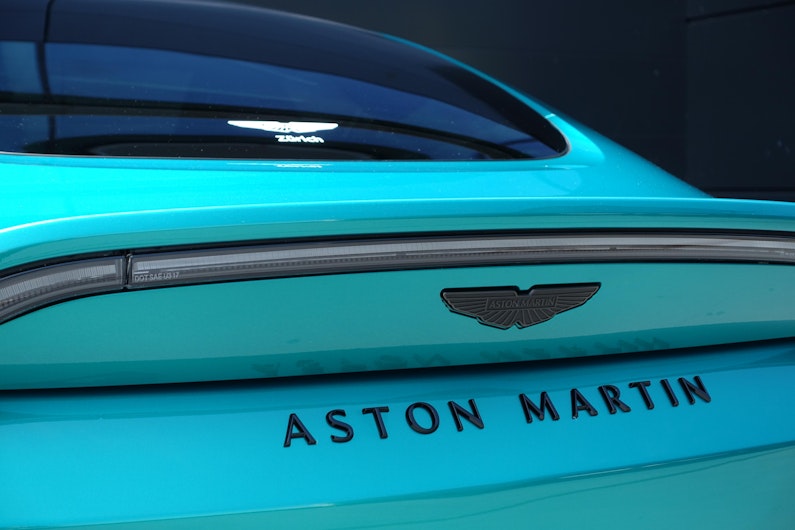 Vehicle image ASTON MARTIN V12 Vantage