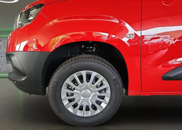 Vehicle image 6 Vehicle image 6