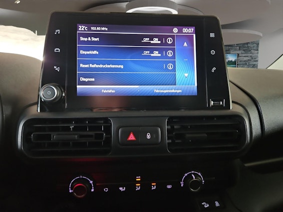 Vehicle image 12 Vehicle image 12