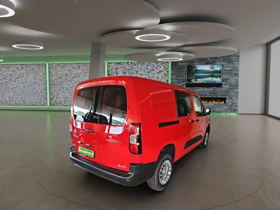 Vehicle image 3 Vehicle image 3