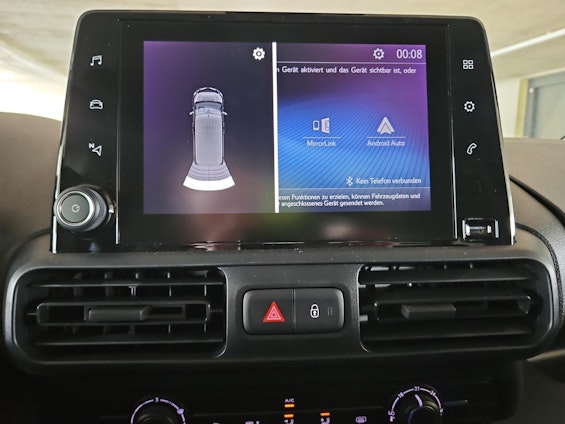 Vehicle image 15 Vehicle image 15