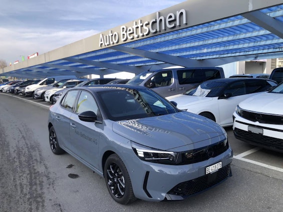 First vehicle image