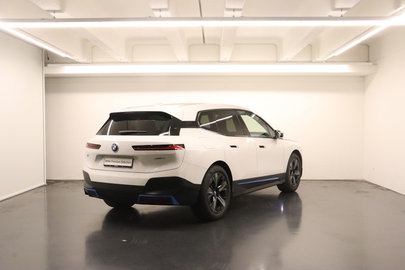 Vehicle image BMW iX