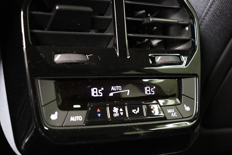 Vehicle image BMW iX