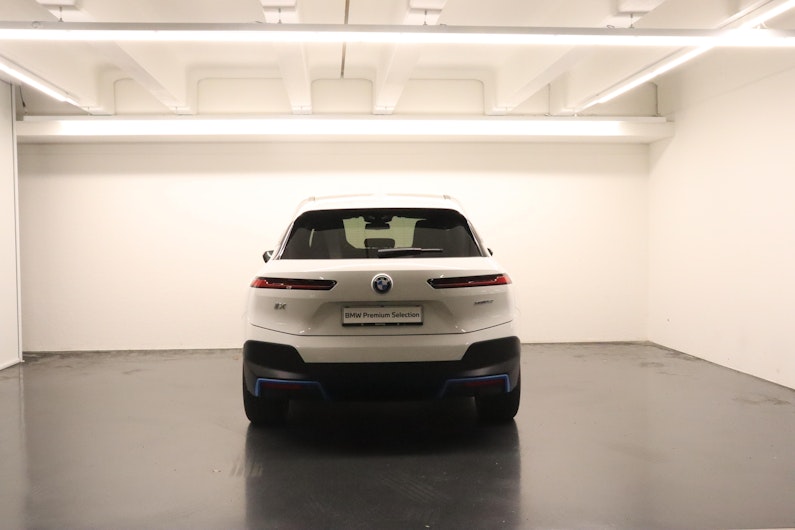 Vehicle image BMW iX