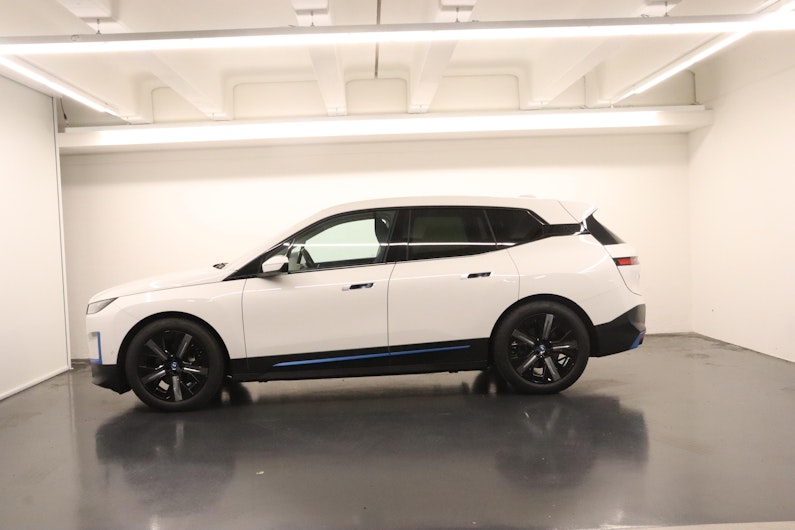 Vehicle image BMW iX