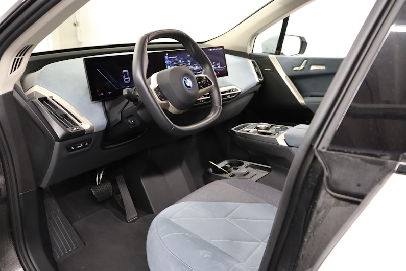 Vehicle image BMW iX