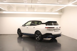 Vehicle image BMW iX xDrive50