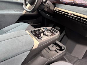 Vehicle image BMW iX xDrive50