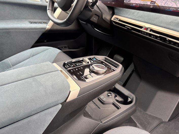 Vehicle image BMW iX