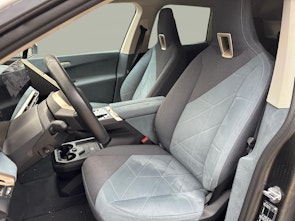 Vehicle image BMW iX xDrive50