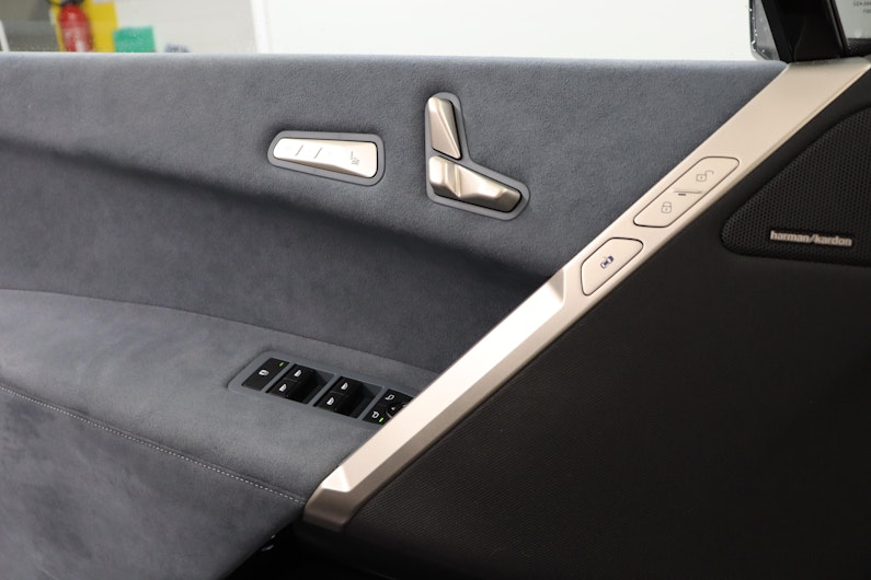 Vehicle image BMW iX