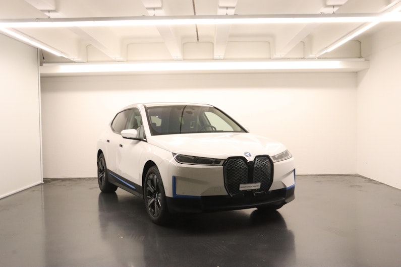 Vehicle image BMW iX