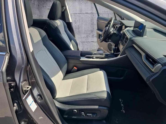 Vehicle image 10 Vehicle image 10