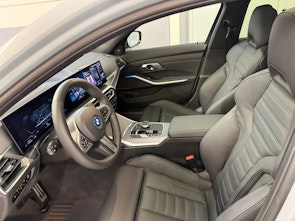 Vehicle image BMW 330e xDrive Touring