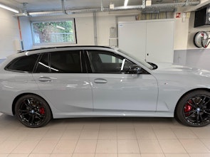 Vehicle image BMW 330e xDrive Touring