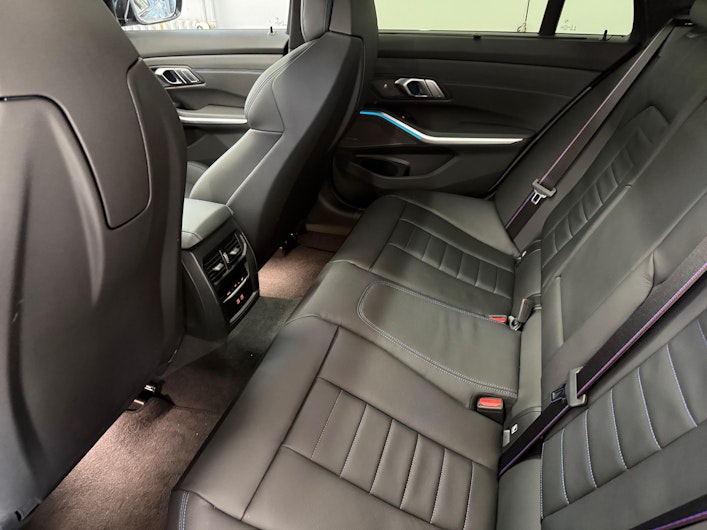 Vehicle image BMW 3 SERIES