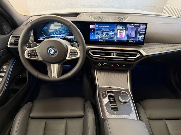 Vehicle image BMW 3 SERIES