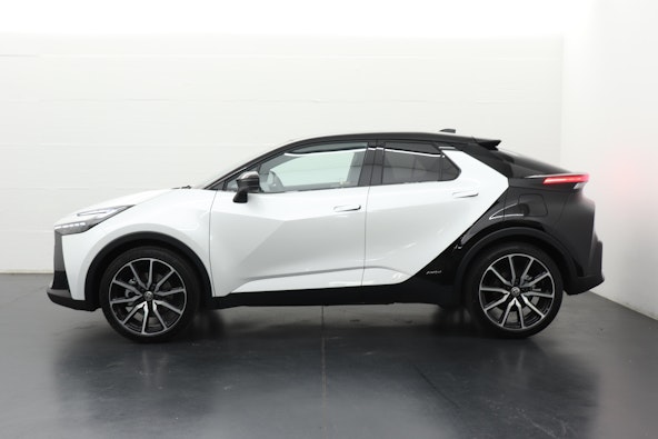 Vehicle image 3