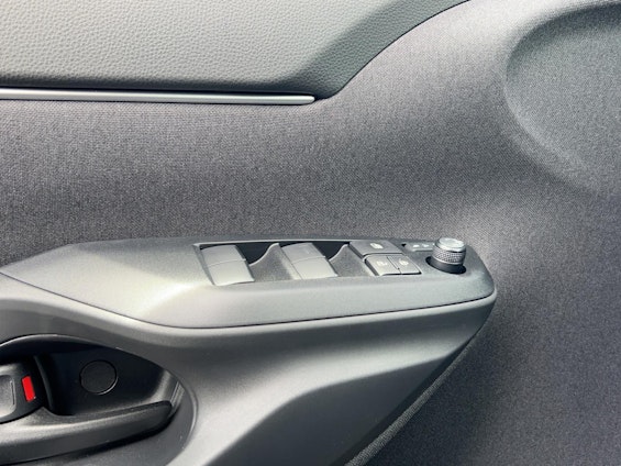 Vehicle image 11 Vehicle image 11