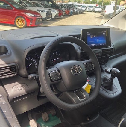 Vehicle image 7 Vehicle image 7