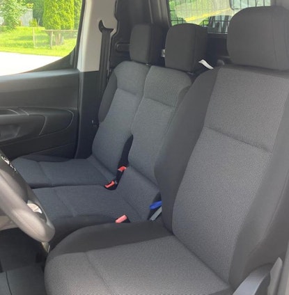 Vehicle image 8 Vehicle image 8