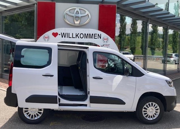 Vehicle image 2 Vehicle image 2