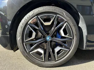 BMW iX xDrive40 Launch Ed.