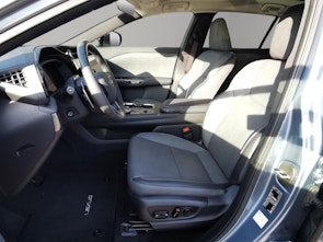 Vehicle image LEXUS RZ 450e Comfort