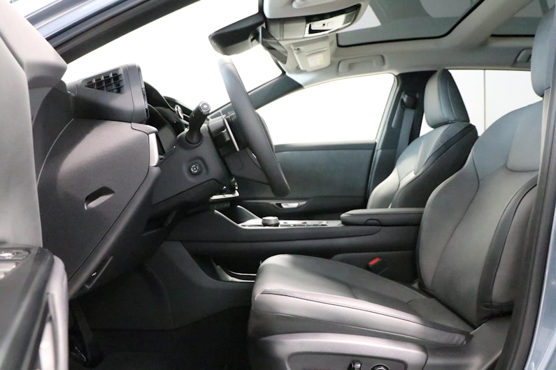 Vehicle image LEXUS RZ