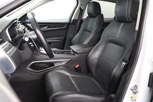 Vehicle image JAGUAR F-Pace 3.0 I6 R-Dynamic HSE AWD